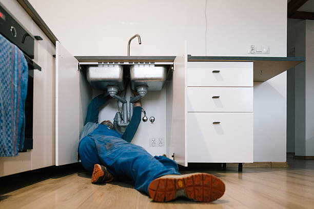 Professional Drain Cleaning technician working in Waianae, HI